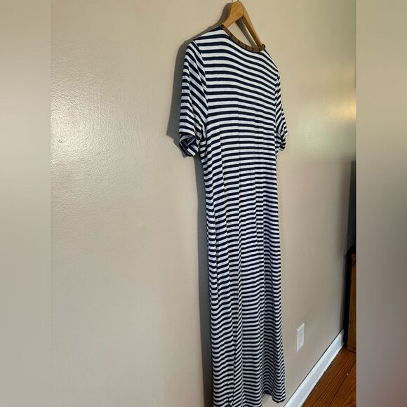 SALE! Chico’s Striped Maxi Dress Size 1 (8) EUC - Picture 4 of 7
